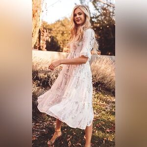 **Embrace Elegance with the Wandering Willoughby Dress XXL!**